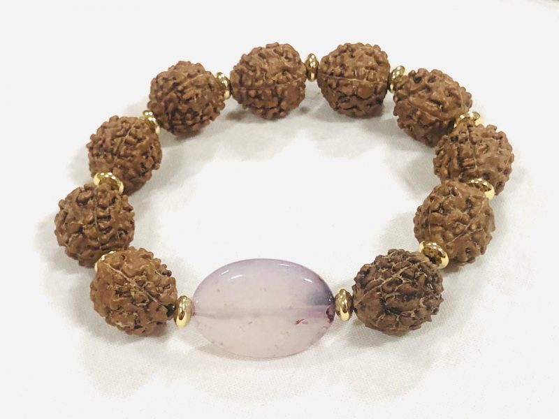 Rudraksha a achát